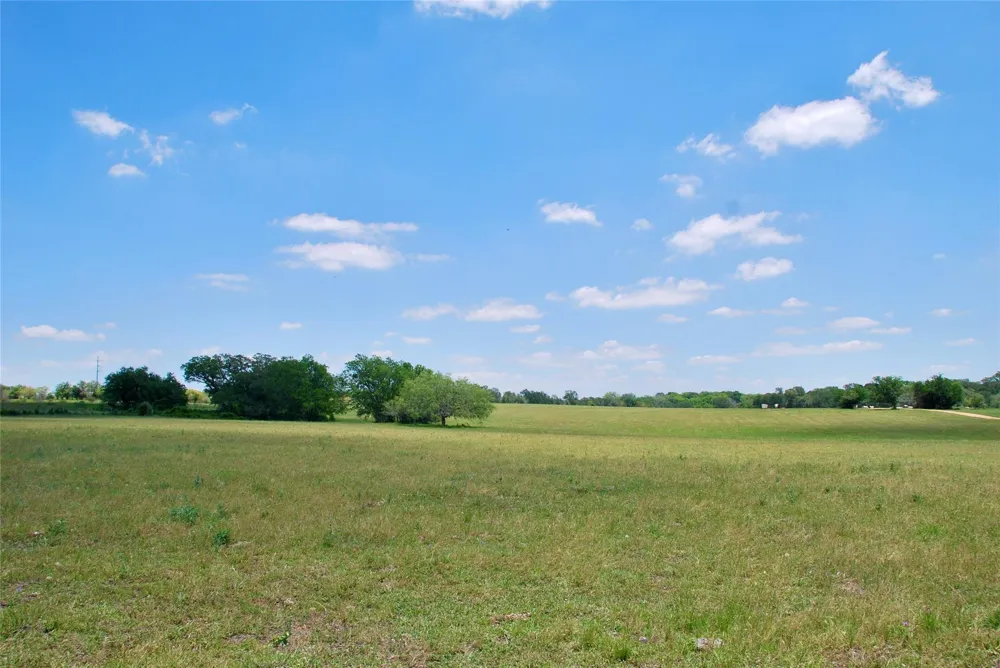 2072 Langdon Road Weimar, TX 78962