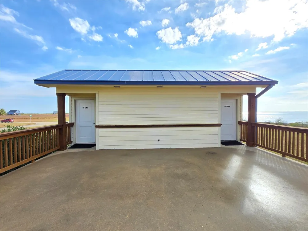 3345 Bay Point Drive Palacios, TX 77465