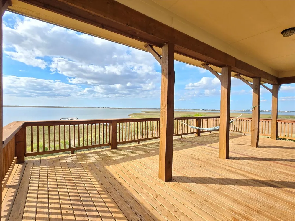 3345 Bay Point Drive Palacios, TX 77465