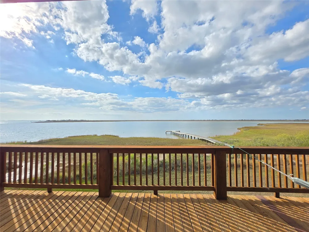 3345 Bay Point Drive Palacios, TX 77465