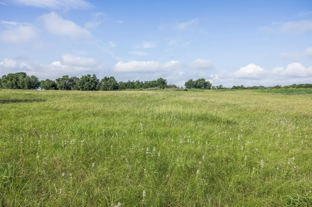 109 Compound Lane Round Top, TX 78954