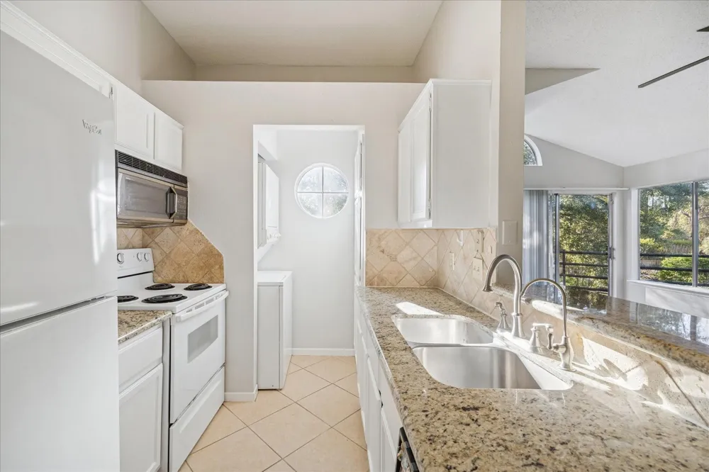 3317 Golden Trails Drive #802 Kingwood, TX 77345