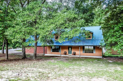 3660 Red Bud Lane