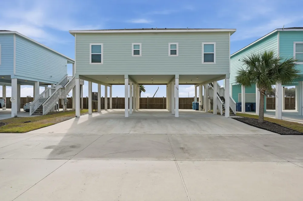 158 S Nautica Rockport, TX 78382