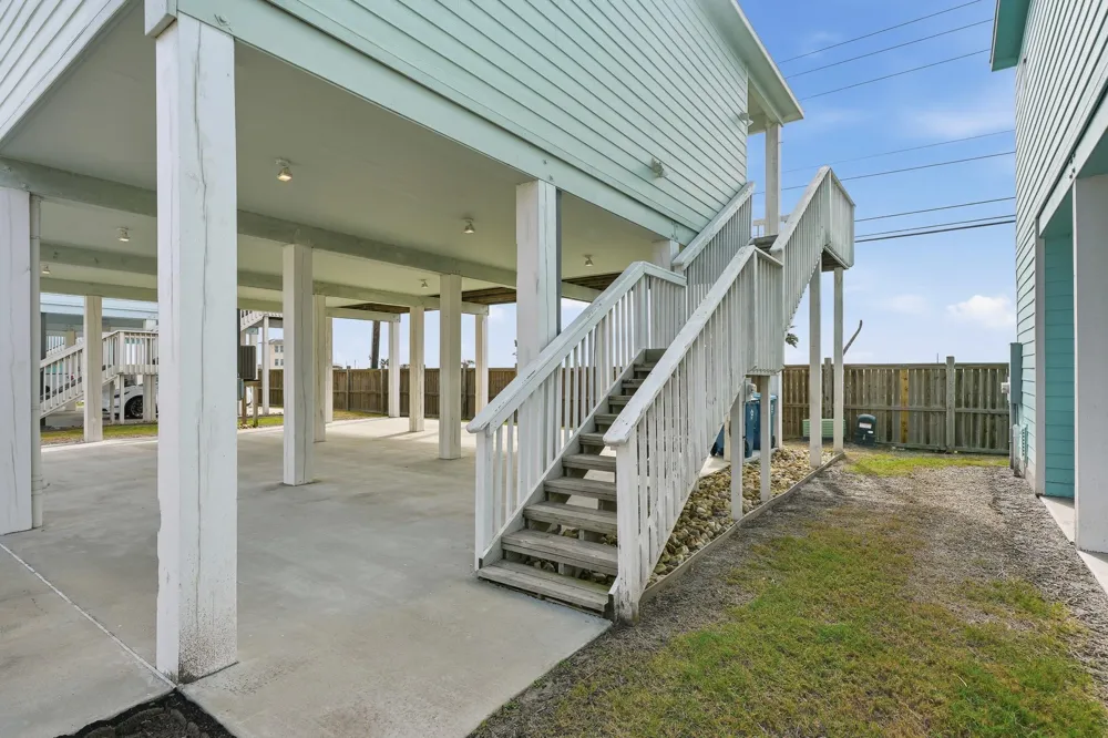 158 S Nautica Rockport, TX 78382
