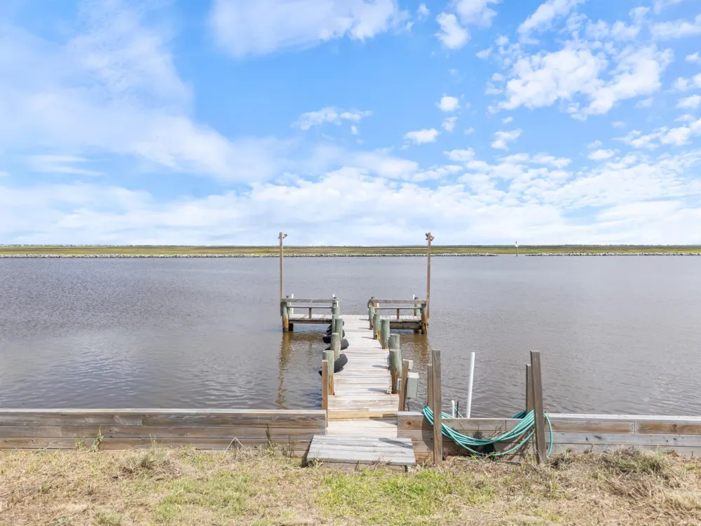 1001 County Road 230 Sargent, TX 77414