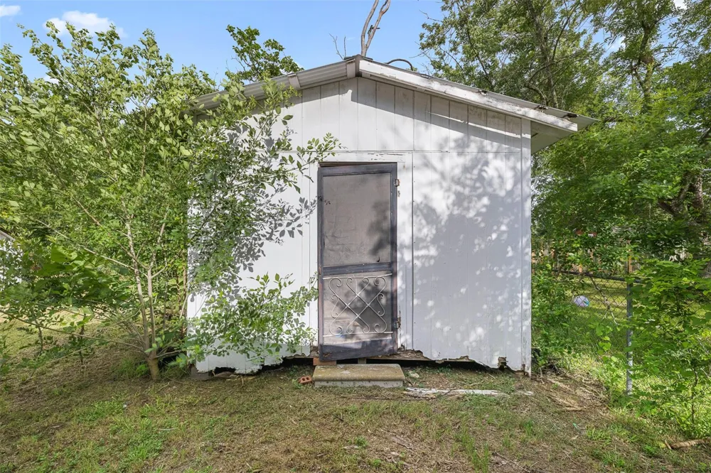 603 Mechanic Street Weimar, TX 78962