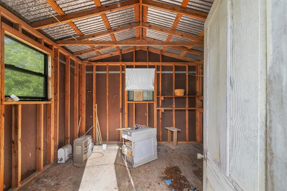 603 Mechanic Street Weimar, TX 78962