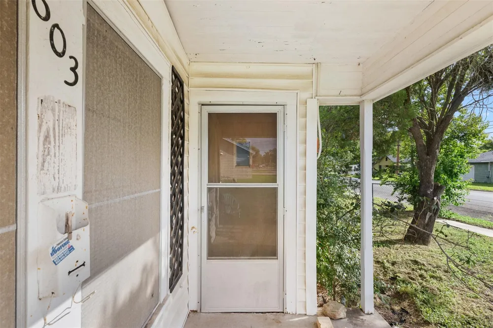 603 Mechanic Street Weimar, TX 78962