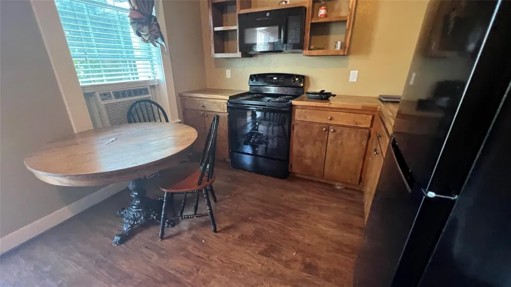 9500 Mayfield Avenue #B Shiro, TX 77876