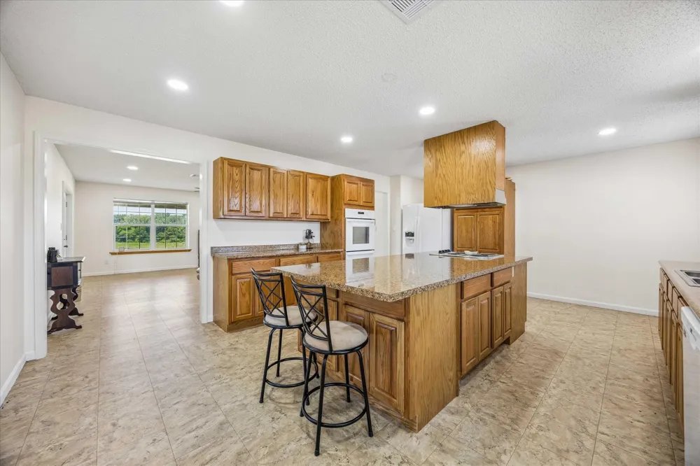 1601 Babylon Lane Schulenburg, TX 78956