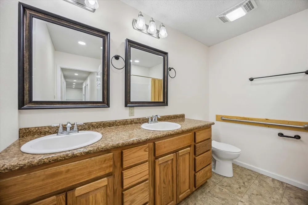 1601 Babylon Lane Schulenburg, TX 78956