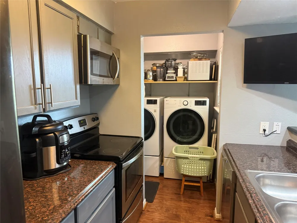 3919 Fairmont Parkway #128 Pasadena, TX 77504
