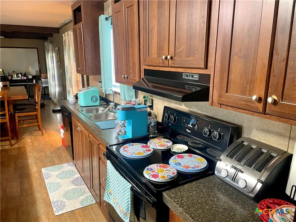 1605 County Road 210 Bertram, TX 78605