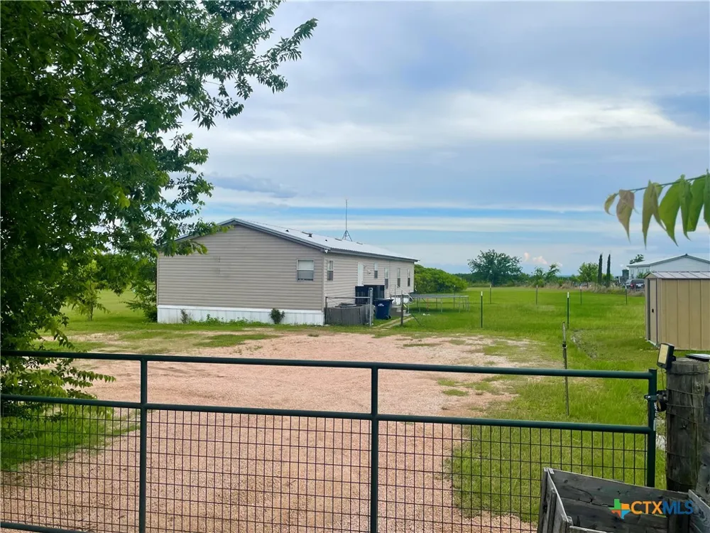1605 County Road 210 Bertram, TX 78605