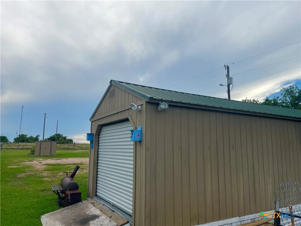 1605 County Road 210 Bertram, TX 78605