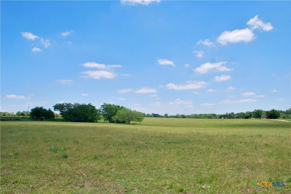 2072 Langdon Road Weimar, TX 78962