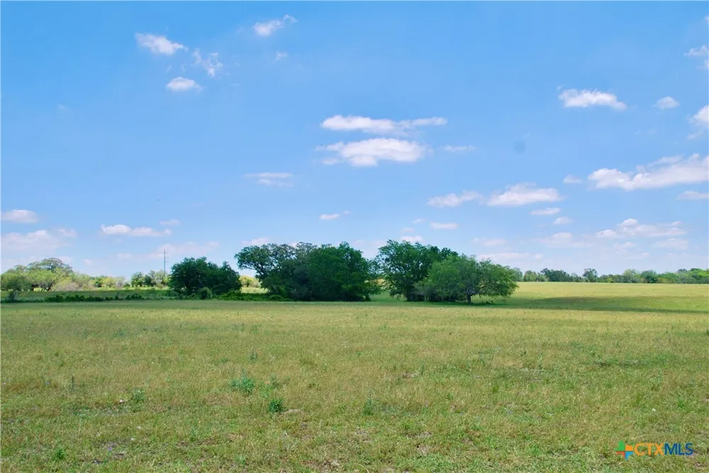 2072 Langdon Road Weimar, TX 78962