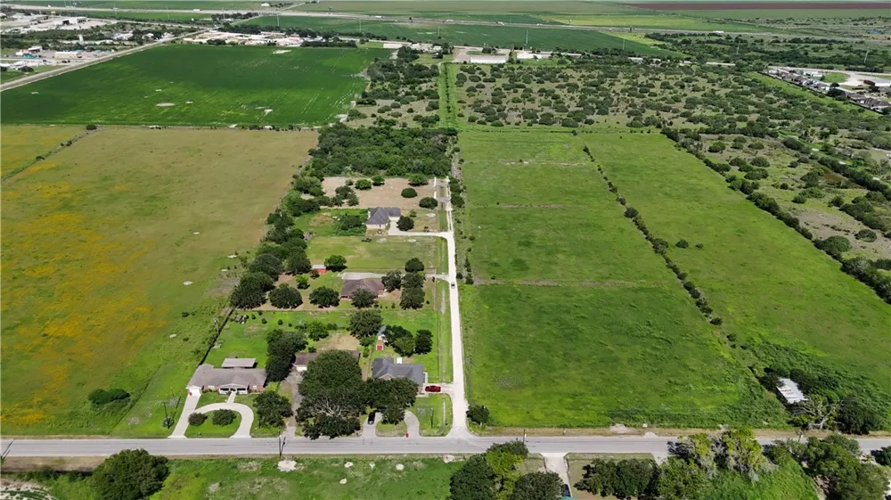 713 Ocanas Drive Robstown, TX 78380