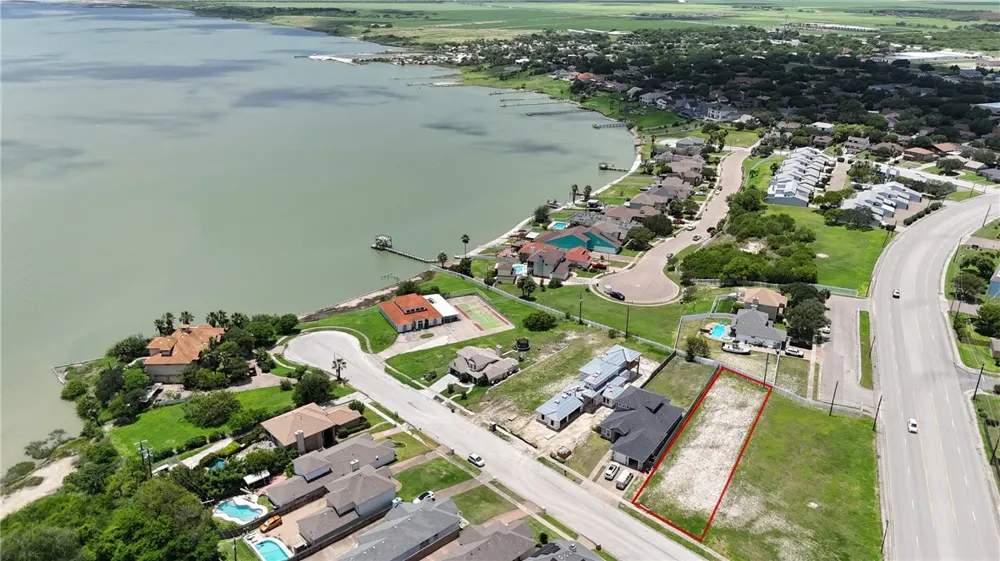 1003 Bluff Drive Portland, TX 78374