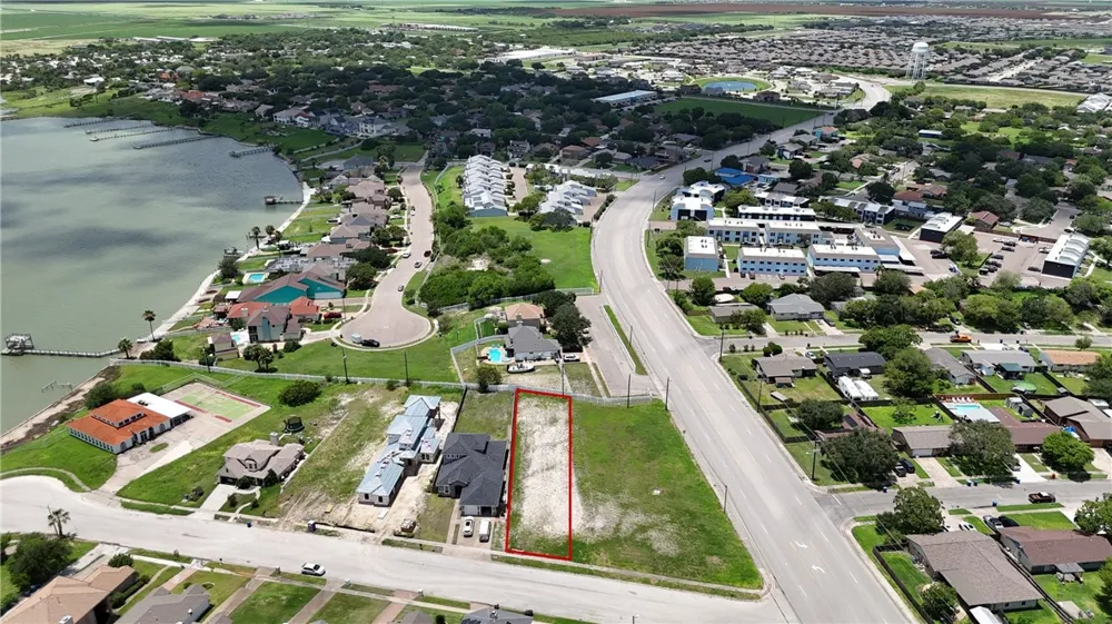 1003 Bluff Drive Portland, TX 78374