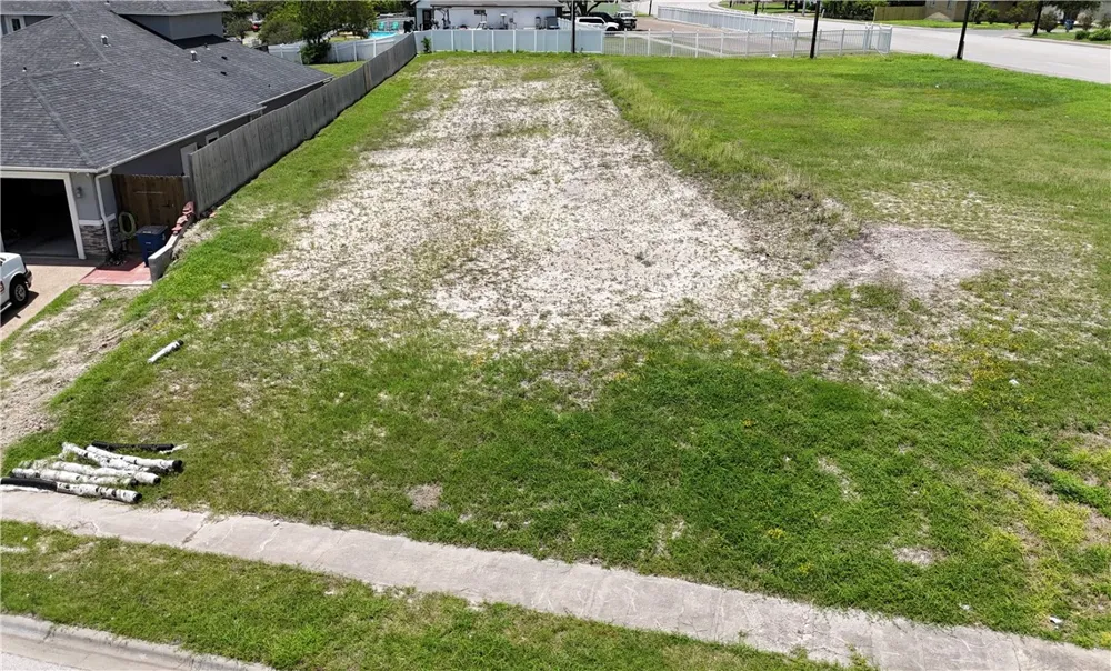 1003 Bluff Drive Portland, TX 78374