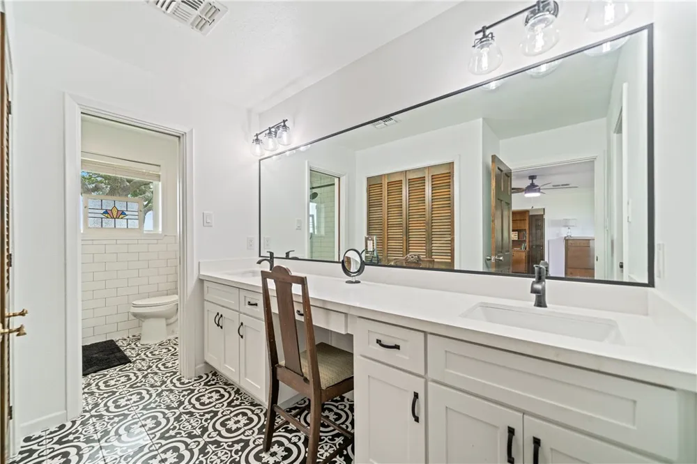 501 S County Road 1140 Riviera, TX 78379
