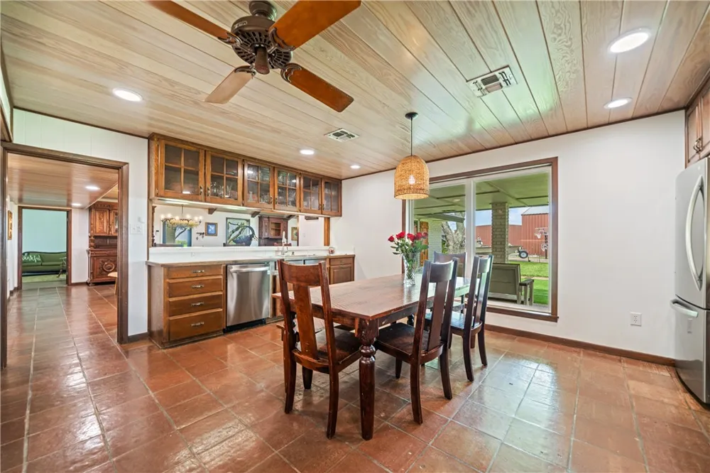 501 S County Road 1140 Riviera, TX 78379