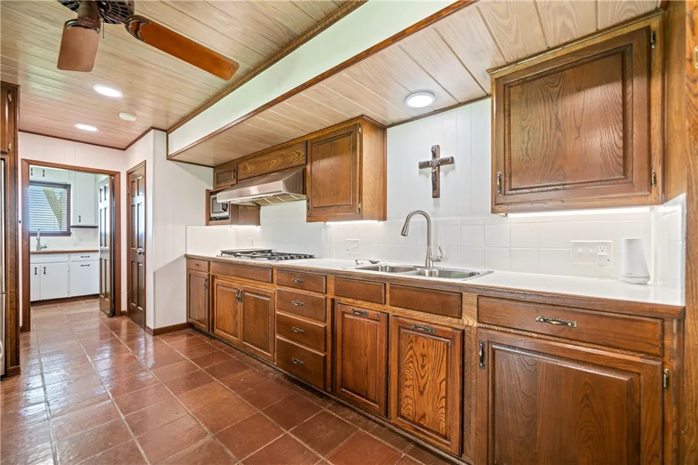 501 S County Road 1140 Riviera, TX 78379