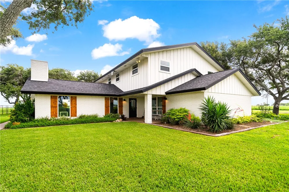 501 S County Road 1140 Riviera, TX 78379