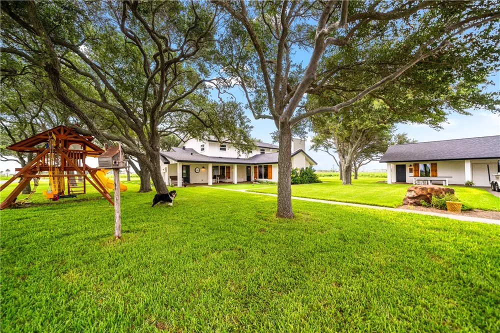 501 S County Road 1140 Riviera, TX 78379