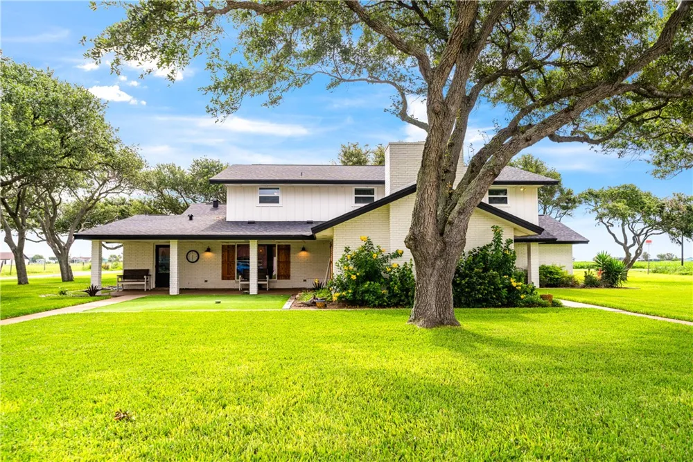 501 S County Road 1140 Riviera, TX 78379