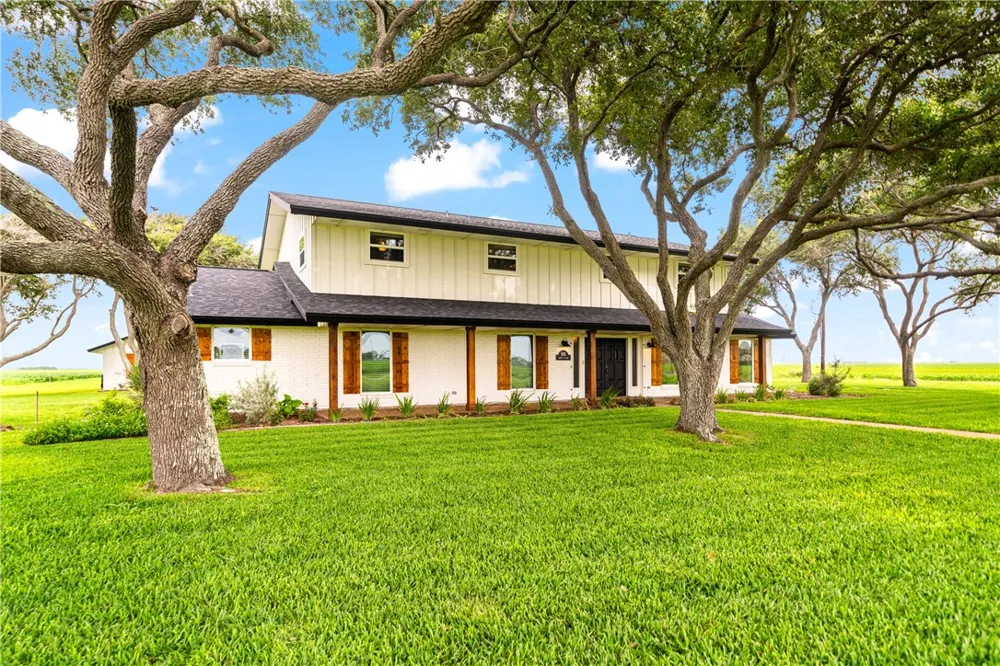 501 S County Road 1140 Riviera, TX 78379
