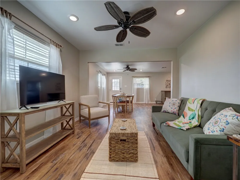614 Harper Street Port Aransas, TX 78373