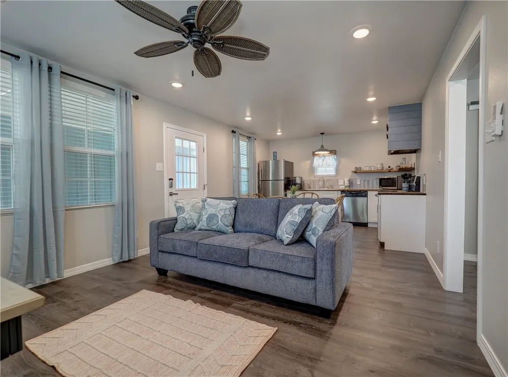 614 Harper Street Port Aransas, TX 78373