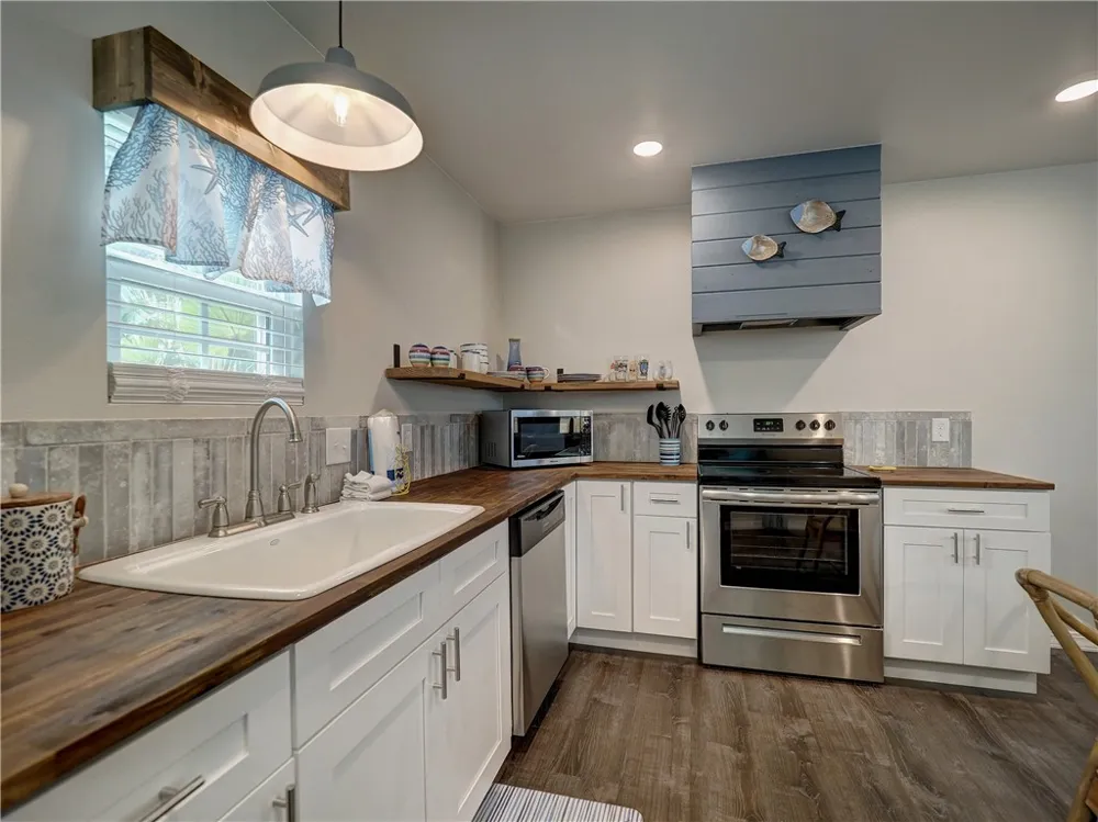 614 Harper Street Port Aransas, TX 78373