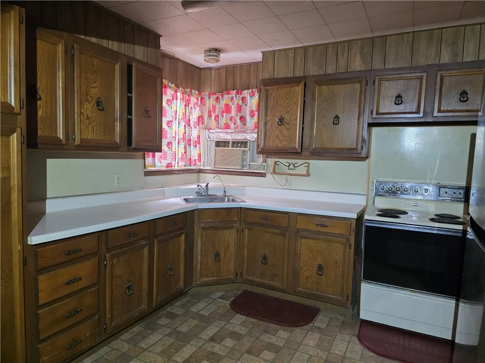 721 E Lewis Street Sinton, TX 78387