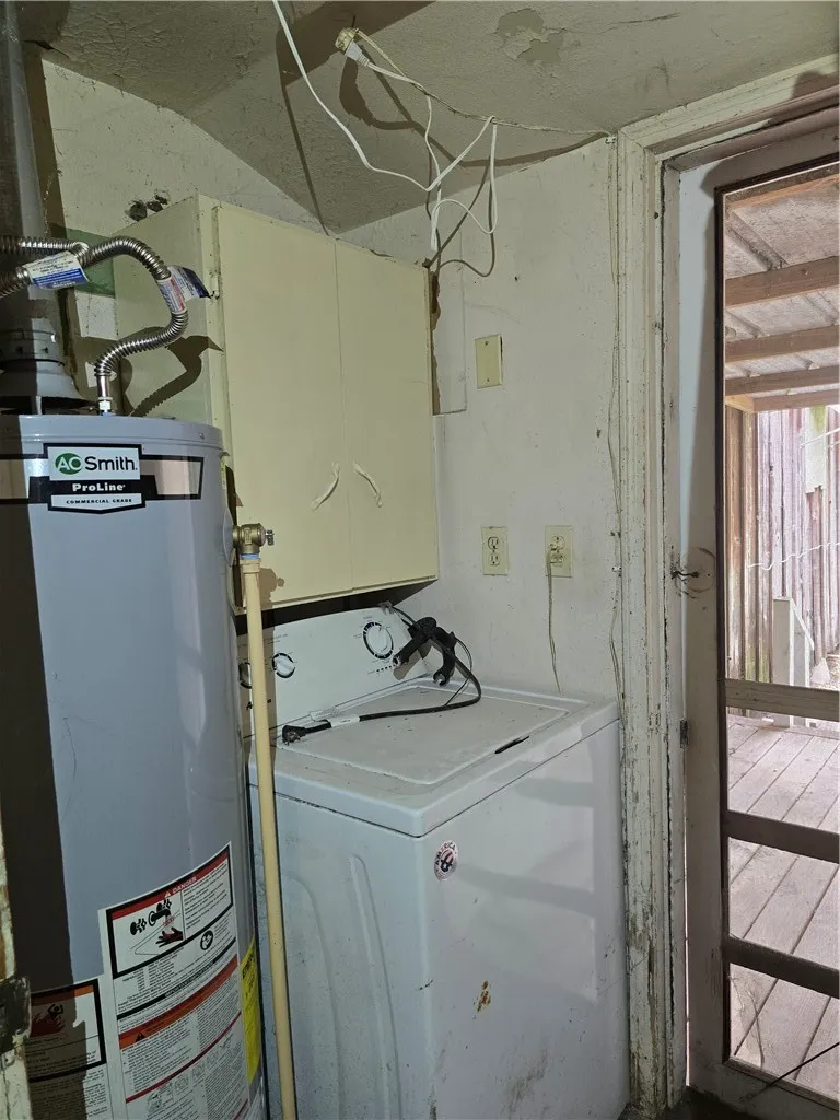 721 E Lewis Street Sinton, TX 78387
