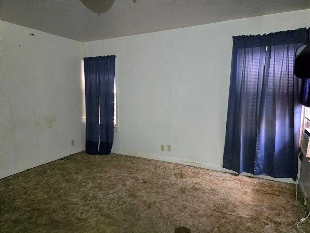 721 E Lewis Street Sinton, TX 78387