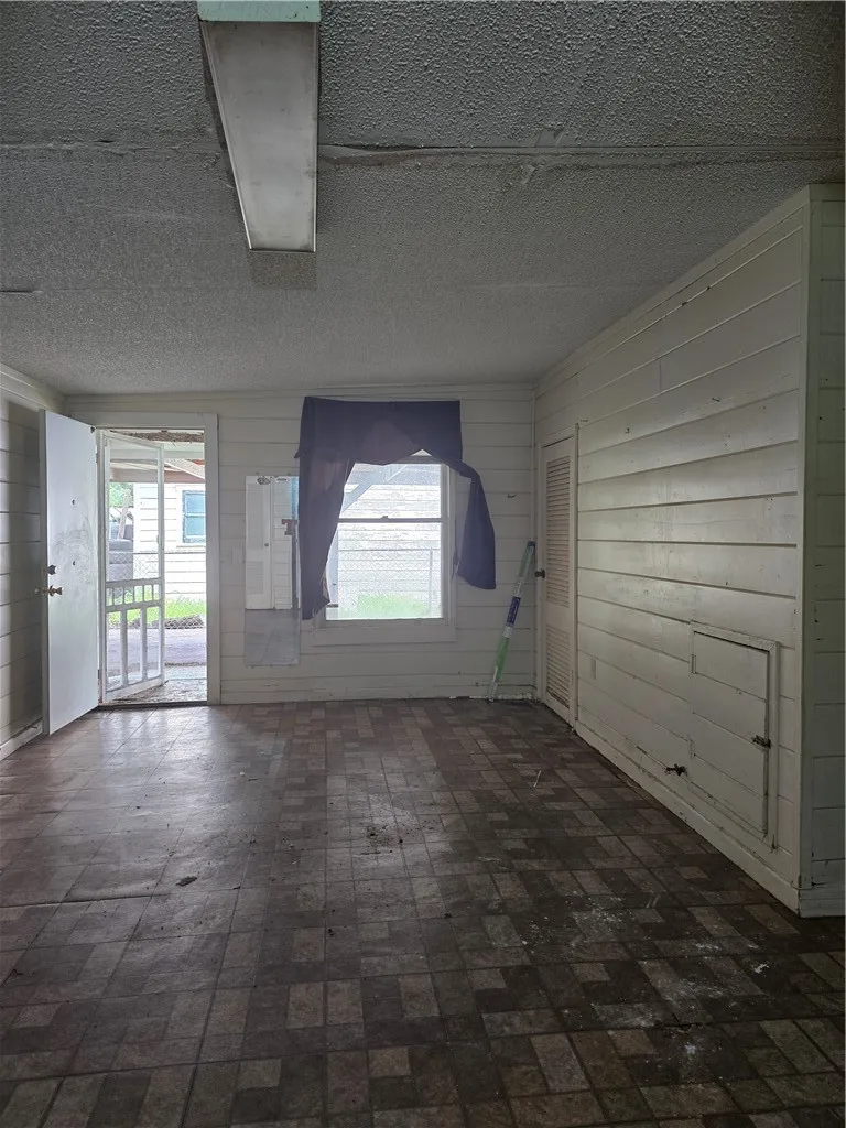 721 E Lewis Street Sinton, TX 78387