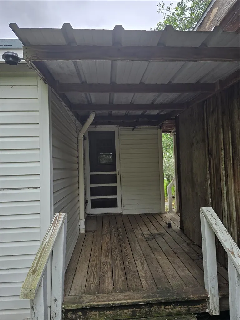 721 E Lewis Street Sinton, TX 78387