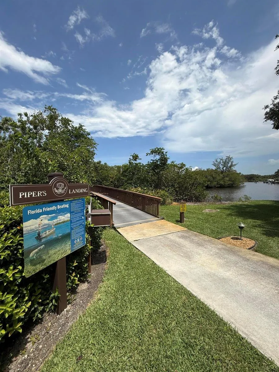 4381 SW Parkgate Boulevard Palm City, FL 34990