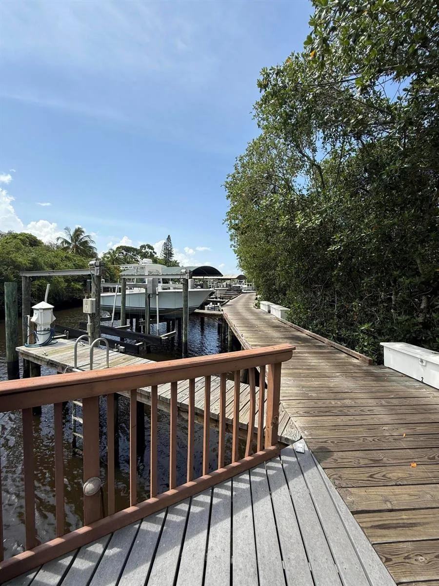 4381 SW Parkgate Boulevard Palm City, FL 34990