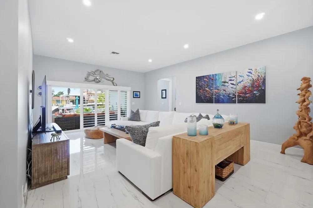 380 SE 5th Avenue Pompano Beach, FL 33060