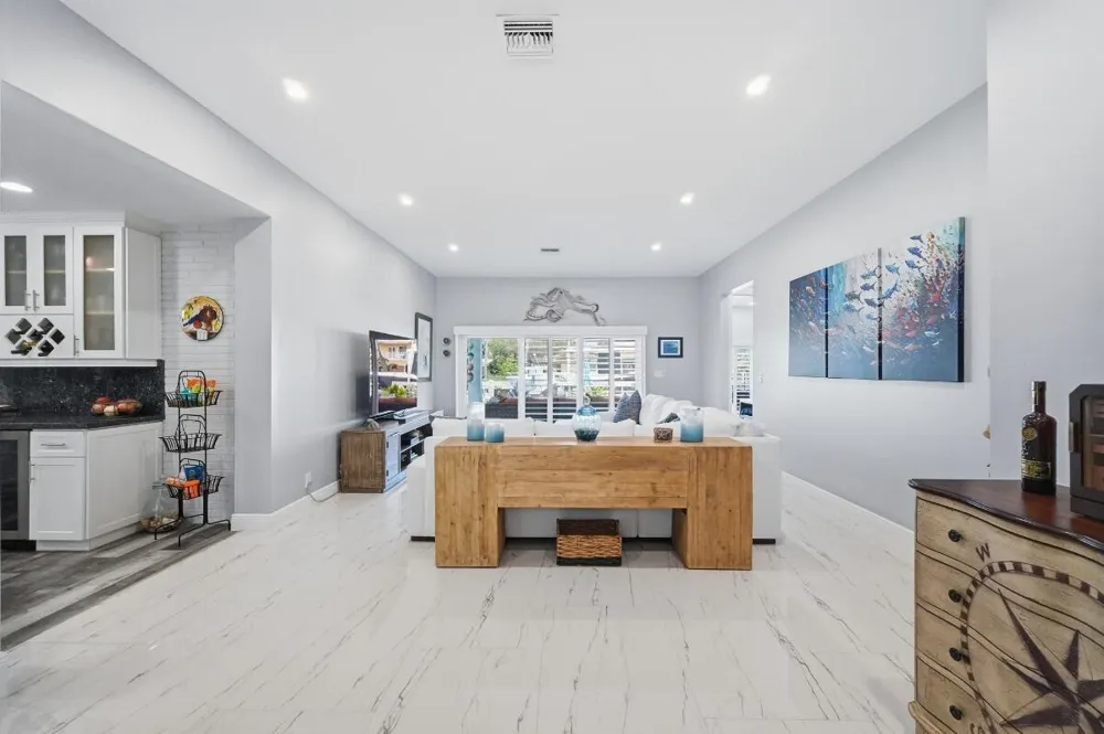 380 SE 5th Avenue Pompano Beach, FL 33060