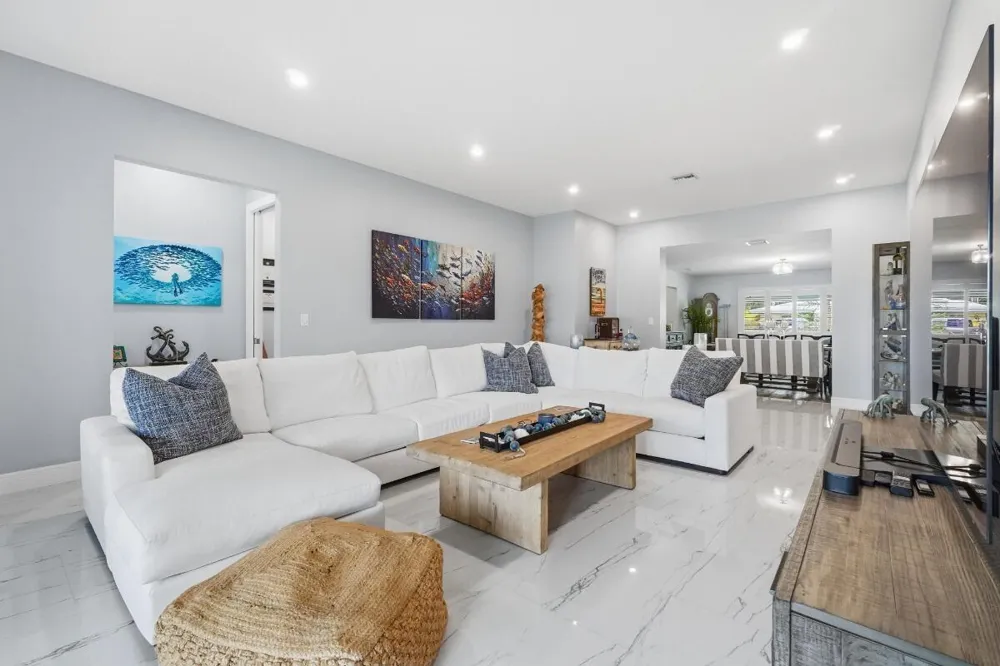 380 SE 5th Avenue Pompano Beach, FL 33060