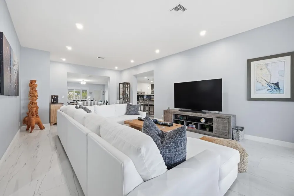 380 SE 5th Avenue Pompano Beach, FL 33060