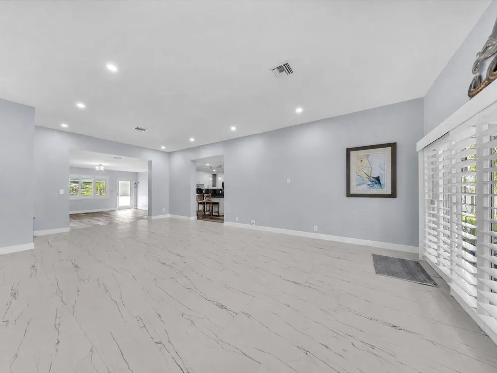 380 SE 5th Avenue Pompano Beach, FL 33060