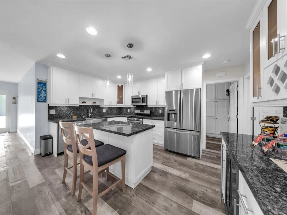 380 SE 5th Avenue Pompano Beach, FL 33060