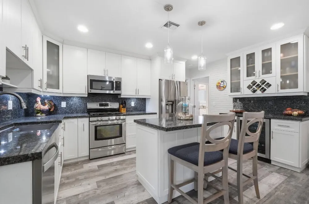 380 SE 5th Avenue Pompano Beach, FL 33060